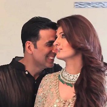 Akshay Kumar and Twinkle Khanna flaunt their romance on glossy sheets
