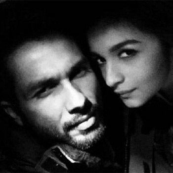 Check Out: Alia Bhatt and Shahid Kapoor's Selfie-Obsession