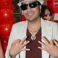 Mika Singh Photos