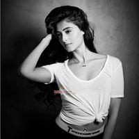 Pernia Qureshi Photos