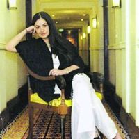 Pooja Bhatt Photos