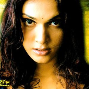 Isha Koppikar Image