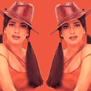 Juhi Chawla Image