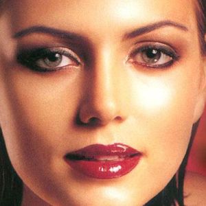 Yana Gupta Image