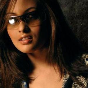 Riya Sen Image