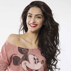 Sonam Kapoor Image