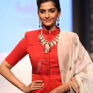 Sonam Kapoor Image