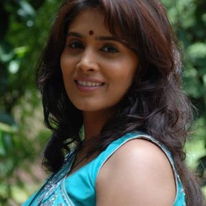 Sonali Kulkarni Image