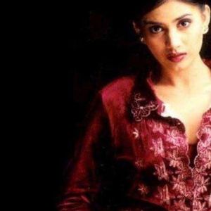 Sonali Kulkarni Image