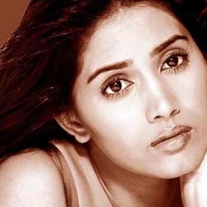 Sonali Kulkarni Image