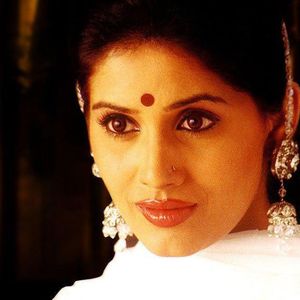 Sonali Kulkarni Image