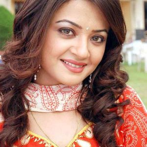 Surveen Chawla Image