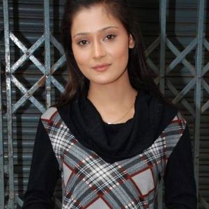 Sara Khan Image