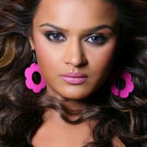 Aashka Goradia Image