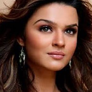 Aashka Goradia Image