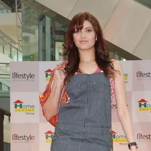 Karishma Tanna Image