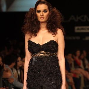 Evelyn Sharma Image