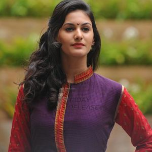 Amyra Dastur Image