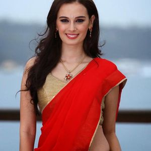 Evelyn Sharma Image