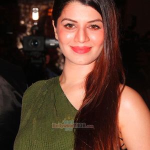 Kainaat Arora Image