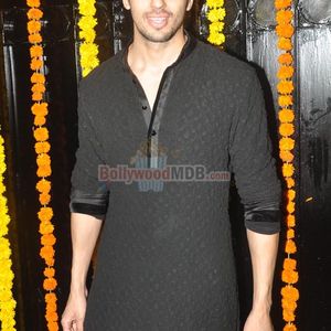 Siddharth Malhotra Image