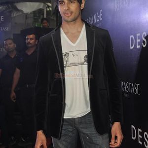 Siddharth Malhotra Image