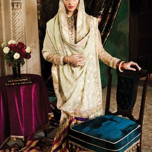 Pernia Qureshi Image