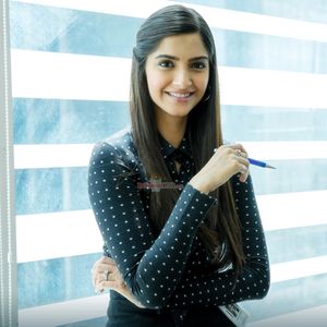 Sonam Kapoor Image