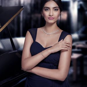 Sonam Kapoor Image