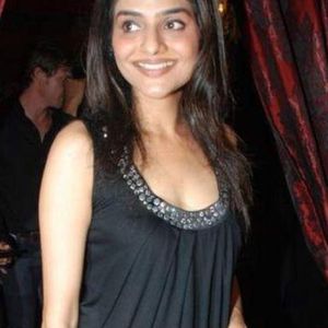 Madhoo Image
