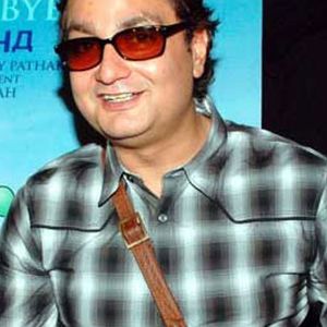 Vinay Pathak Image