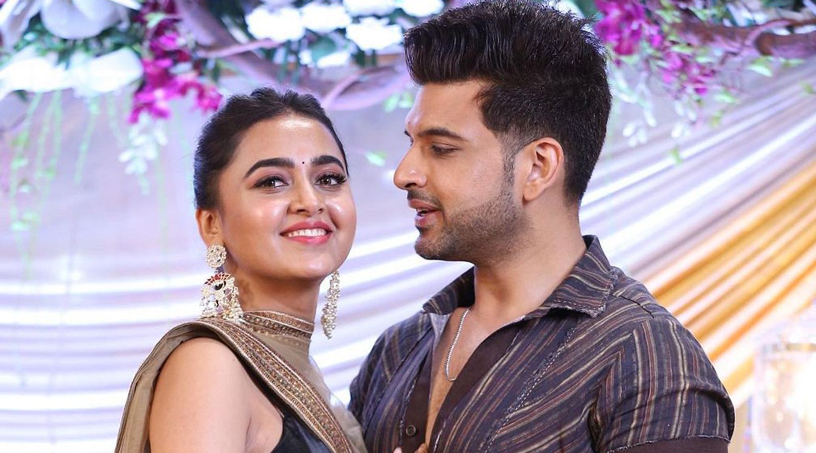Tejasswi Prakash STEALS 'THESE' Things From Karan Kundrra's Wardrobe!