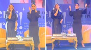 Glamorous actress Kareena Kapoor taps her foot as singer Kanika Kapoor sings a song; Check out here!