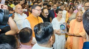 Tejas: Kangana Ranaut's Meeting With UP CM Yogi Adityanath At Her Film Screening Leaves Him EMOTIONAL And In Tears! (Details Inside)