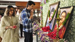 Mahesh Babu And Namrata Shirodkar Offer Emotional Prayers At Father Krishna’s First Death Anniversary!