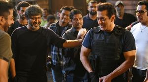 Salman Khan wrapped up Chiranjeevi's Godfather; Watch their unseen moments from the set