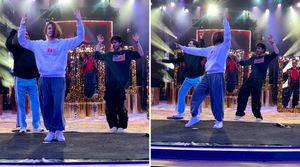 Shah Rukh Khan’s VIRAL Video Of Him Rehearsing On 'Le Gayi Le Gayi' From 'Dil Toh Pagal Hai' Is The HOTTEST Thing On The Internet Today!
