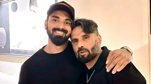 Suniel Shetty Admits He’s a Huge Fan Of KL Rahul, Calls Him ‘Son’ And Applauds For THIS Reason!