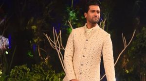 Bollywood actor Vicky Kaushal looks HANDSOME as he SLAYS the ramp walk; Watch Here!