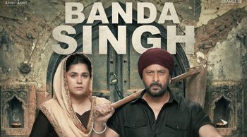 Arshad Warsi lands in Chandigarh to shoot his next Banda Singh