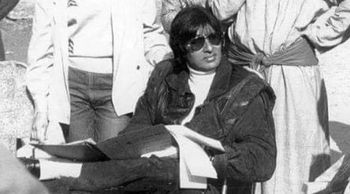 Nostalgia Alert: Amitabh Bachchan's  BTS Pictures From 'Ajooba' Film Set 