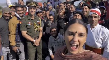 Maharani 3: Huma Qureshi Is All Smiles And Cheers As She Wraps Up Shooting For The Third Season! (View Post)