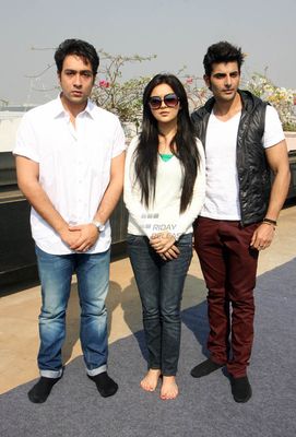 'Dehradun Diary' stars Adhyayan Suman and Ragini Nandwani at special Pooja Hawan for speedy recovery of Delhi rape victim in Mumbai