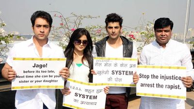 \'Dehradun Diary\' stars Adhyayan Suman and Ragini Nandwani at special Pooja Hawan for speedy recovery of Delhi rape victim in Mumbai