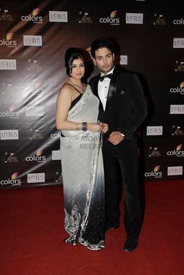 Hot Bollywood and TV Celebrities at GOLDEN PETAL AWARDS 2012
