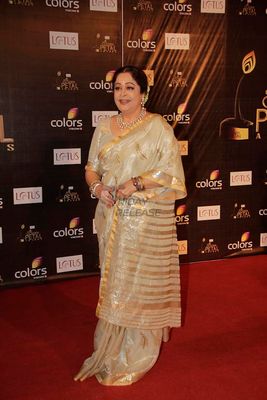 Hot Bollywood and TV Celebrities at GOLDEN PETAL AWARDS 2012