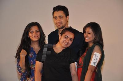 Imran Khan and Anushka Sharma promoting 'MATRU KI BIJLEE KA MANDOLA'