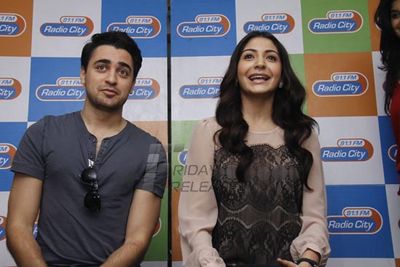 Imran Khan & Anushka Sharma promoting 'MATRU KI BIJLEE KA MANDOLA'