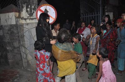 Kareena Kapoor, Karisma Kapoor, Malaika Arora, Sherlyn Chopra at Midnight Mass on Christmas Eve at St. Andrews Church