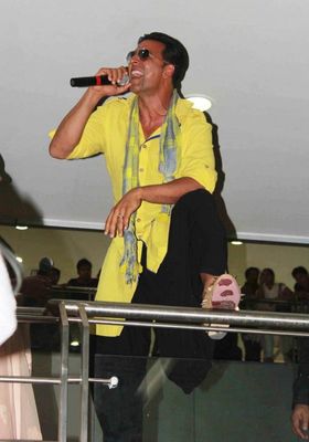 Khiladi 786 promotions in Indore